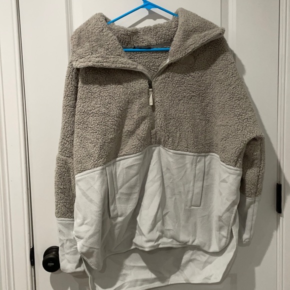 Heavy North Face Pullover - Picture 1 of 4